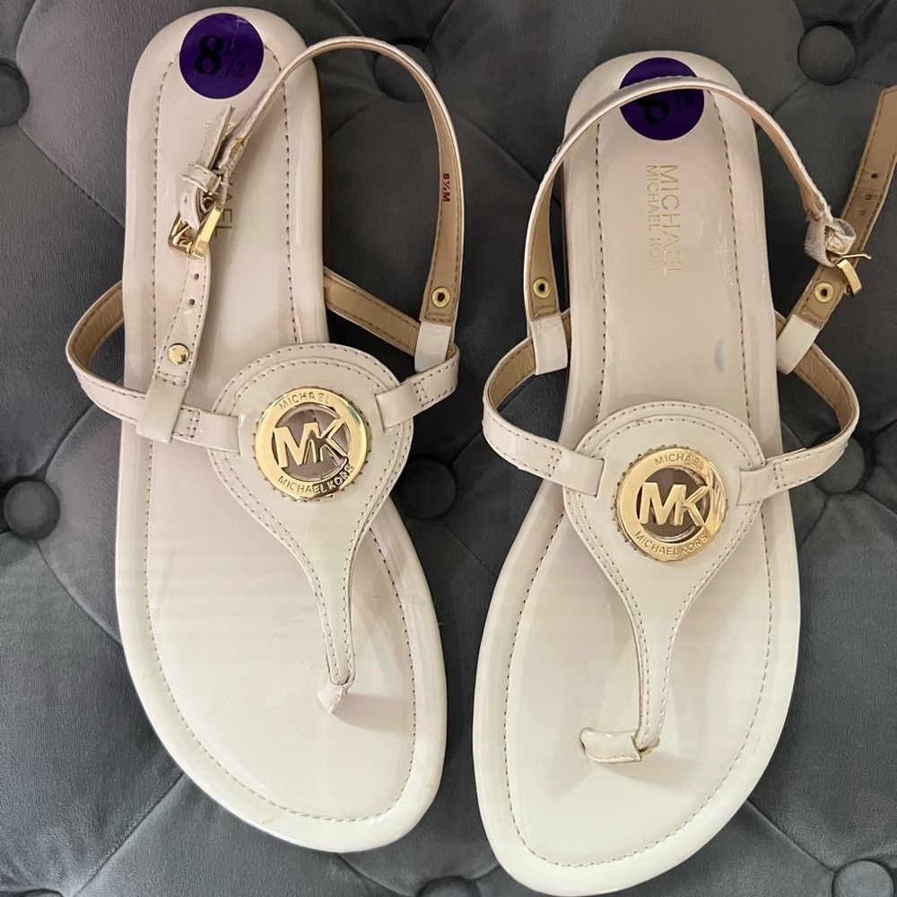 New!!!! Woman's Michael Kors Flat Sandals